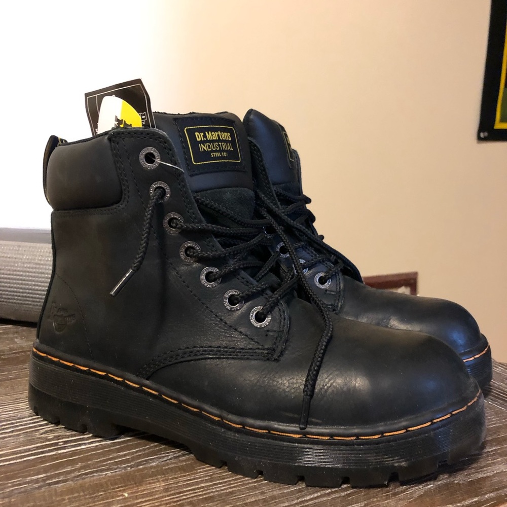 Dr Marten’s AirWair - Winch St BRAND NEW IN BOX!